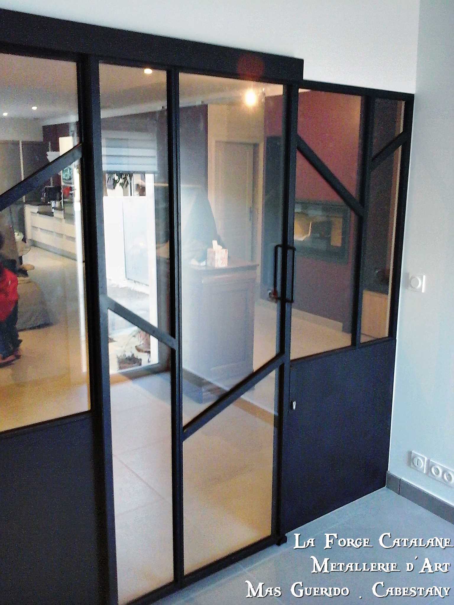 verriere ouvrant coulissant motif fer plat oblique fer forge catalane cabestany (5).jpg